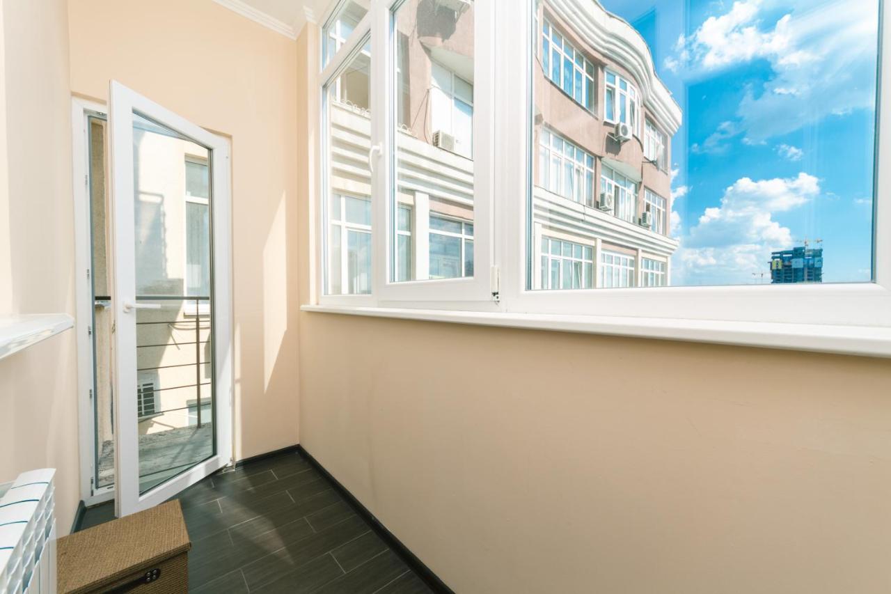 Apartmán 1К Люкс На Жилянская 118 Kyjev Exteriér fotografie